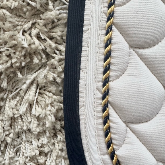 NWT White Quilted Saddle Pad with Navy/Gold Piping - Picture 2 of 7